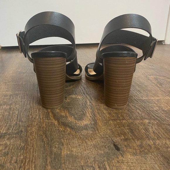 Old Navy black 3 strap 3 inch chunky heel - Picture 6 of 7